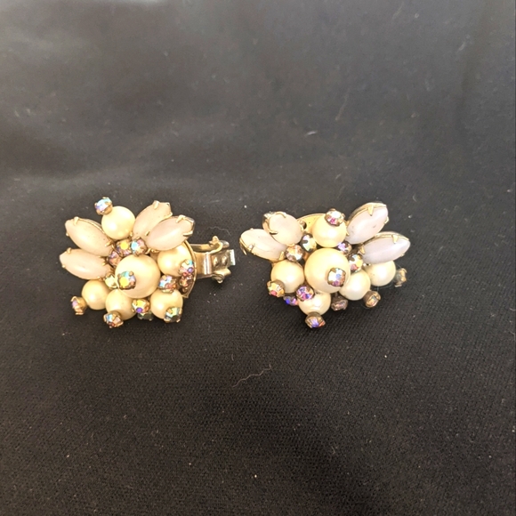 Vintage Hobe’ Pearl Bead & Rhinestone Earrings - Picture 1 of 2